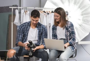people-choosing-together-some-photos-from-photo-shooting